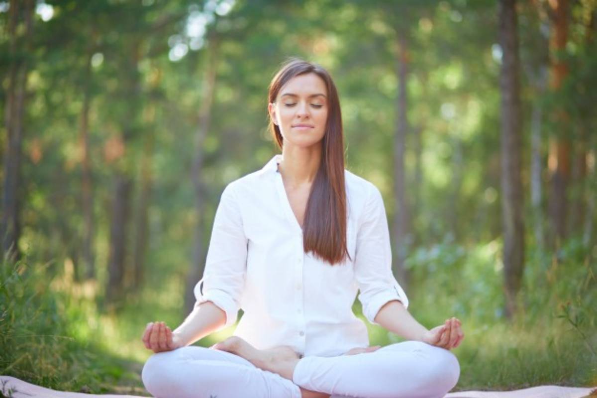 6-ways-to-get-rid-of-thoughts-during-meditation-2020